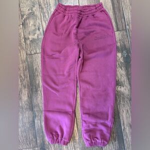 Comfrt Berry Minimalist Sweatpants